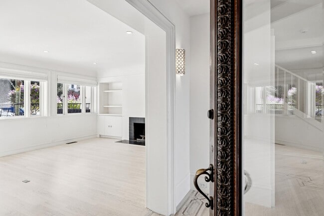 Foto del edificio - 2470 Broadway