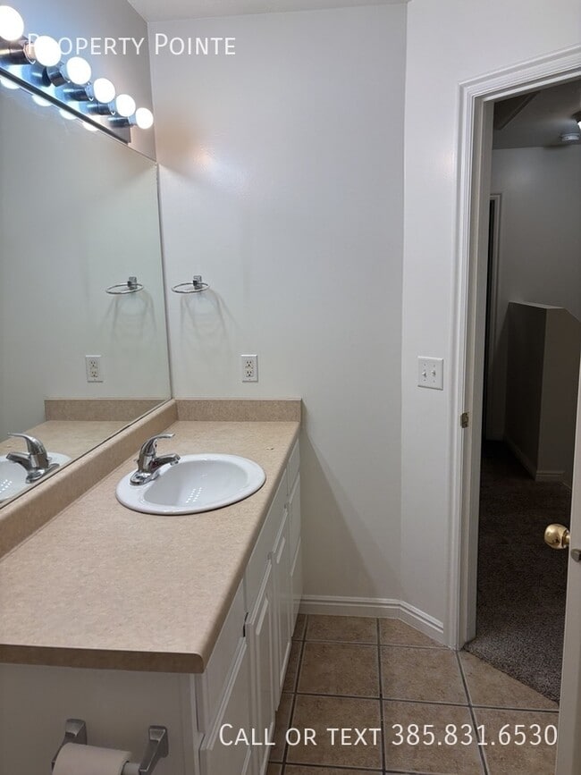 Building Photo - 1561 S 2000 W