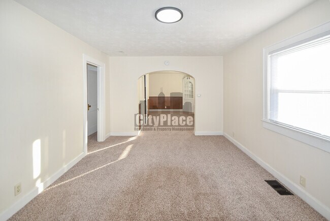 Foto del edificio - 2153 Wallace Ave