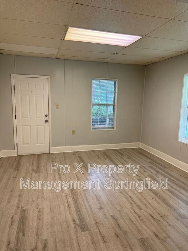 Building Photo - 1303 N Main Ave