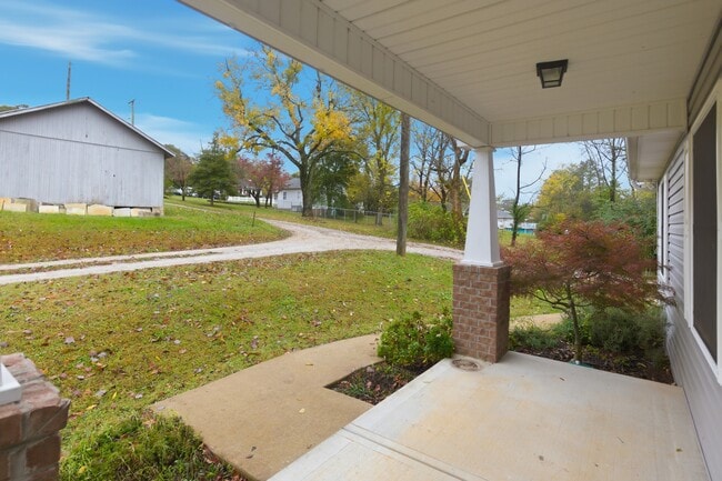 Building Photo - 3104 Husky Way