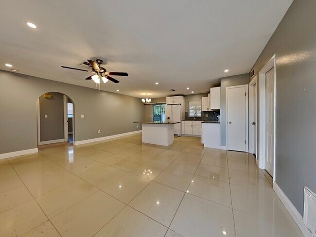 Foto del edificio - 6099 Colchester Ave