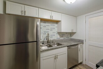 Interior Photo - Golden Gate Townhomes