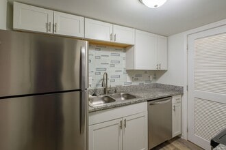 Interior Photo - Golden Gate Townhomes