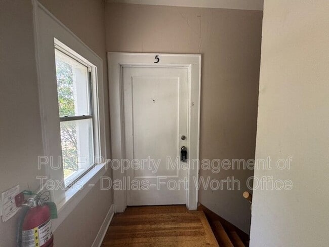 Foto del edificio - 3762 W 7th St