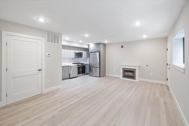 Building Photo - 524 64th St