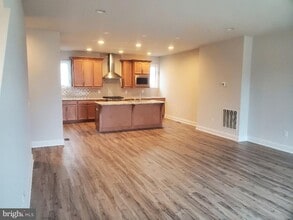 Building Photo - 3094 Egreton Rd