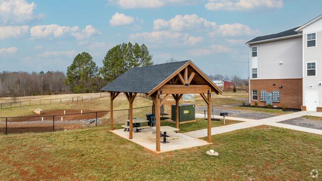 Building Photo - Landon Greene