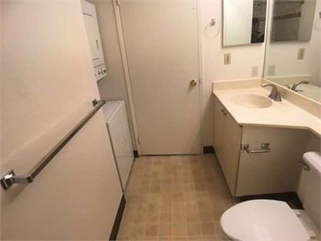 Foto del edificio - Great 2bd/2bath unit with 2 parking stalls...