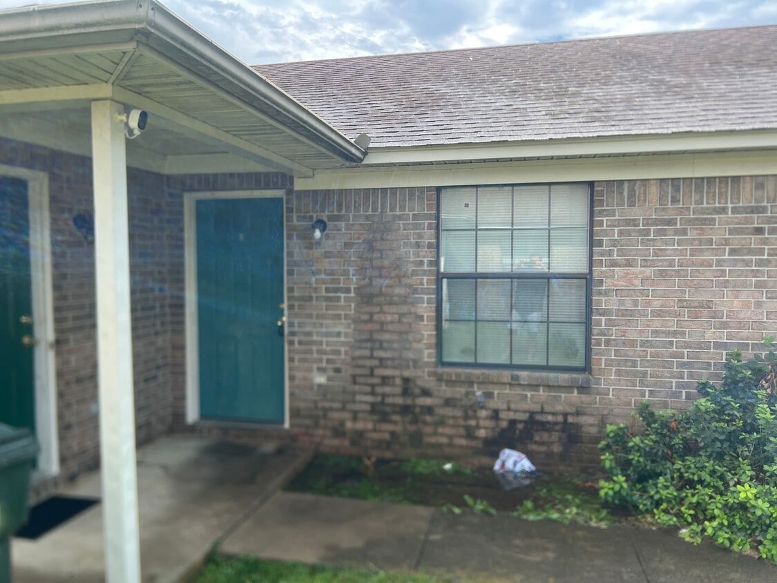 Foto principal - 350 S Davis St