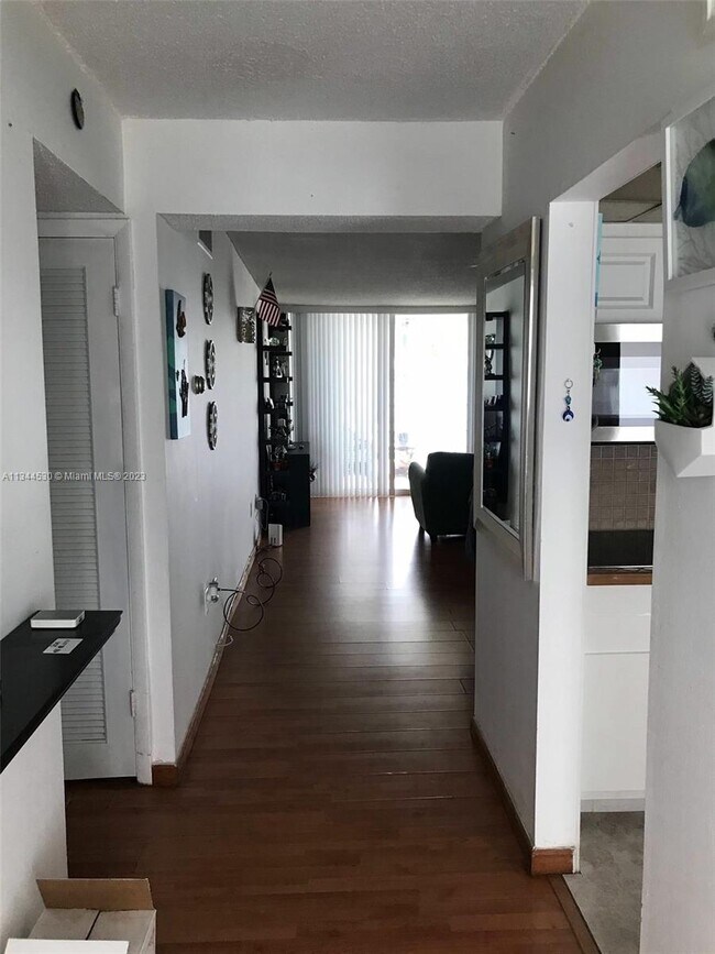 Foto del edificio - 1175 NE Miami Gardens Dr