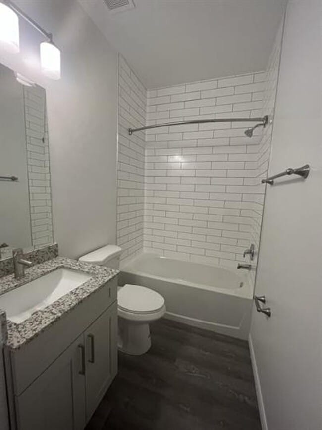 Building Photo - 4030 SW 7th Pl