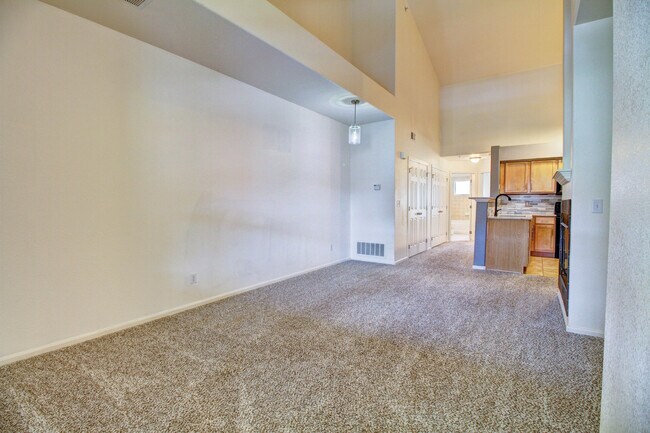 living room - 5465 Zephyr St