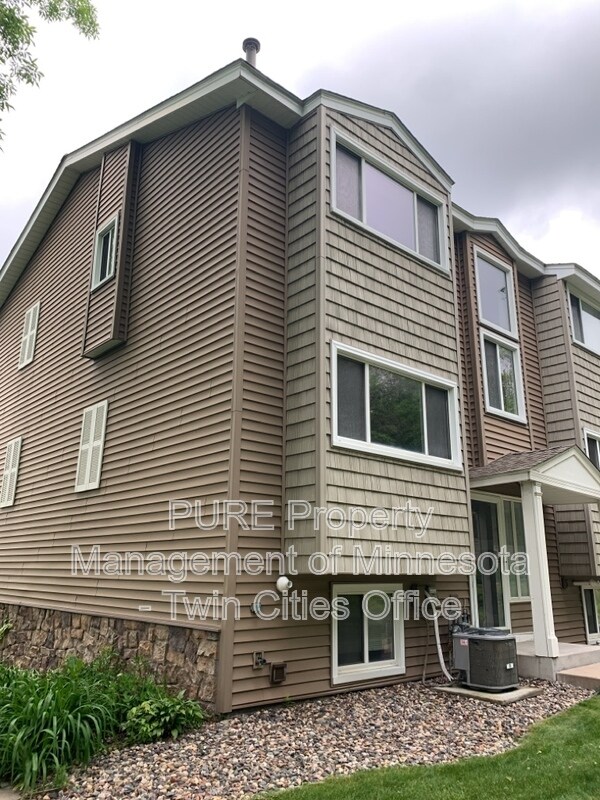 400 Pondridge Cir, Wayzata, MN 55391 Townhome Rentals in Wayzata MN