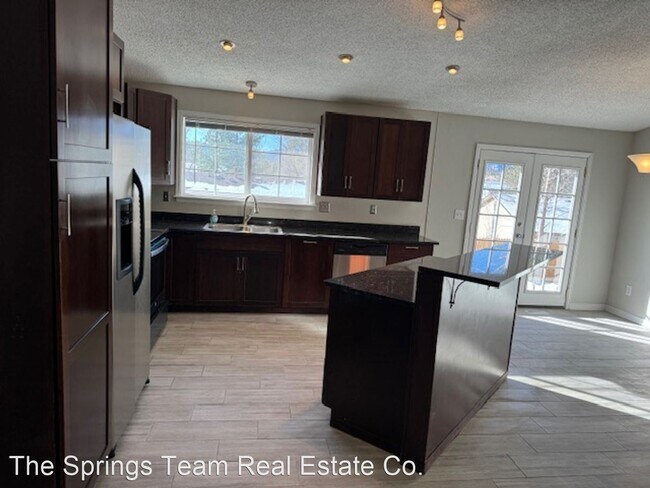 Building Photo - 4 br, 3 bath House - 373 Saddlemountain Road