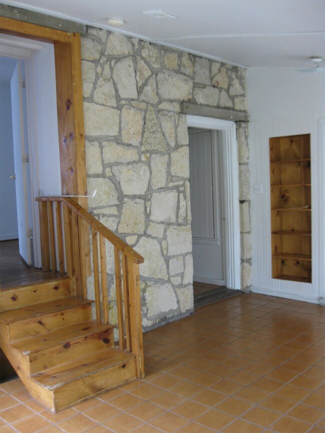 Building Photo - 1433 Legore Ln