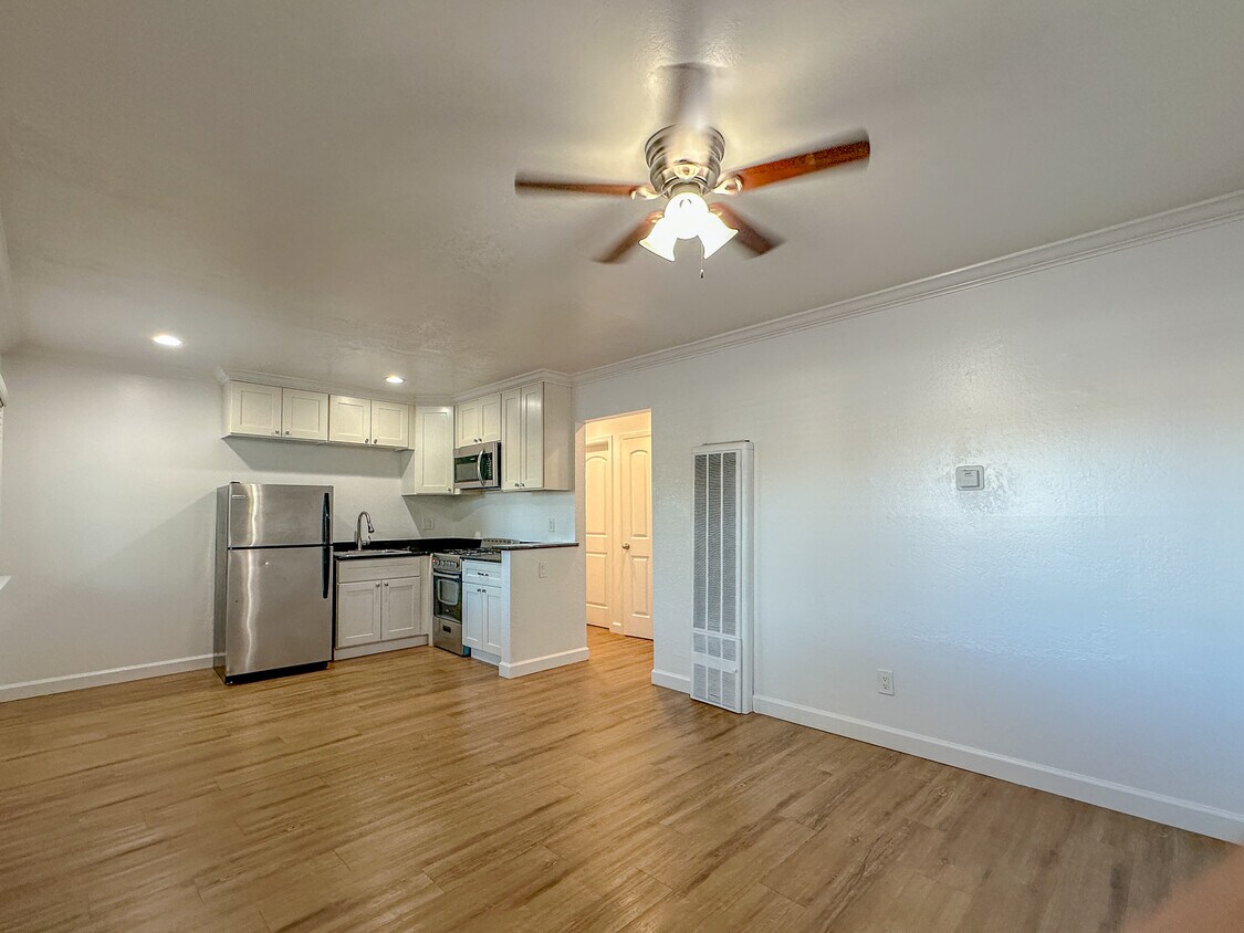 Foto principal - 15441 Marty Dr