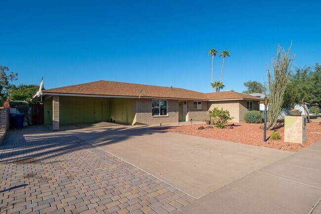 Building Photo - 456 W Jasper Dr