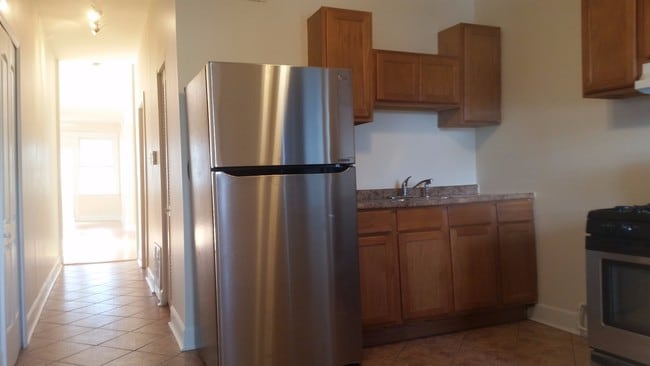 Foto del edificio - 3019 W Diversey Ave