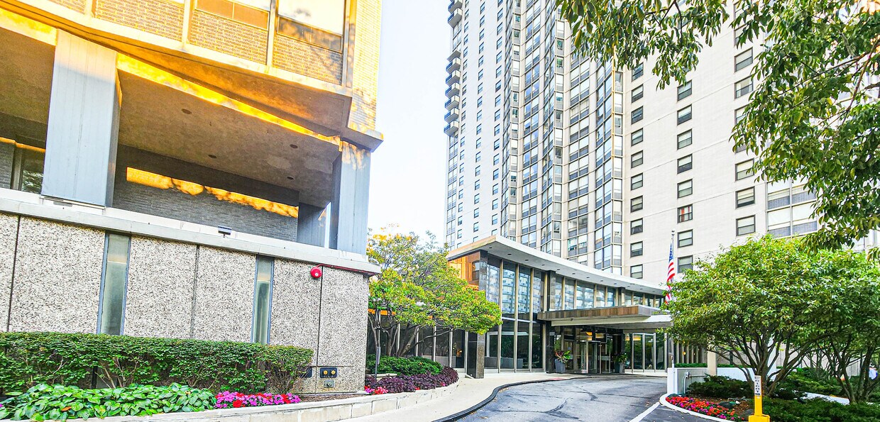 Foto principal - 5701 N Sheridan Rd