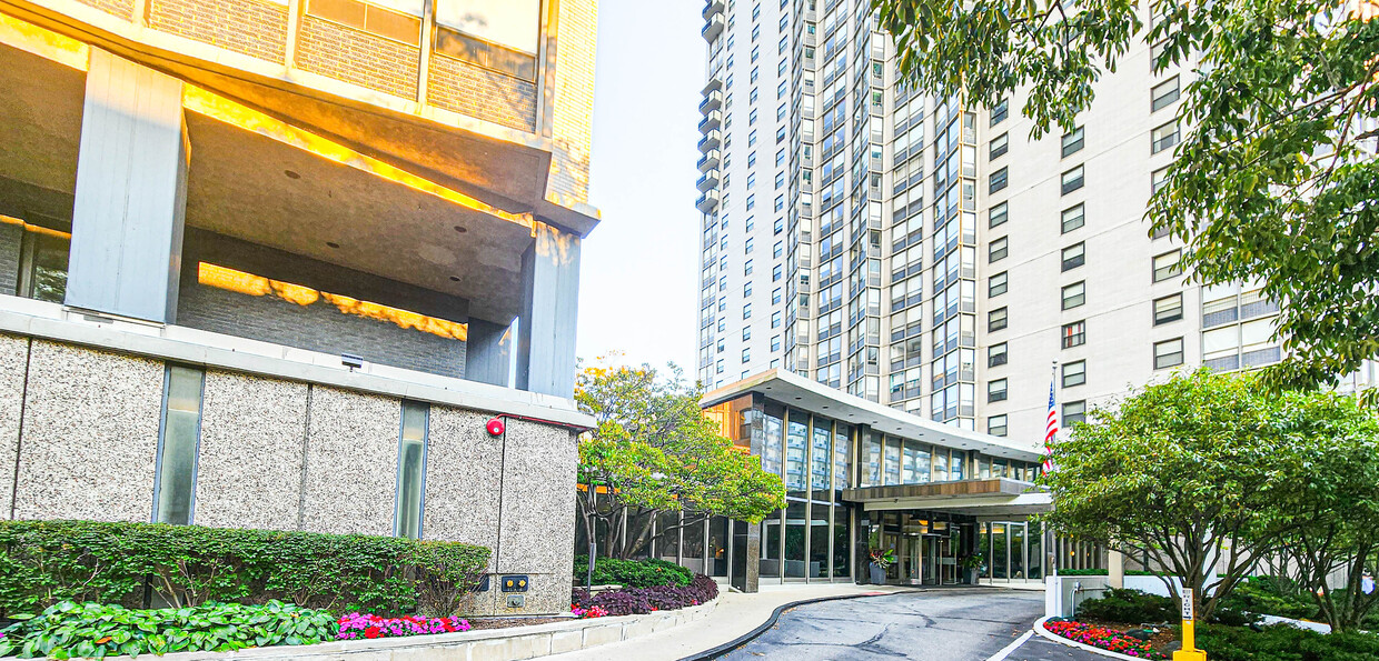 Primary Photo - 5701 N Sheridan Rd