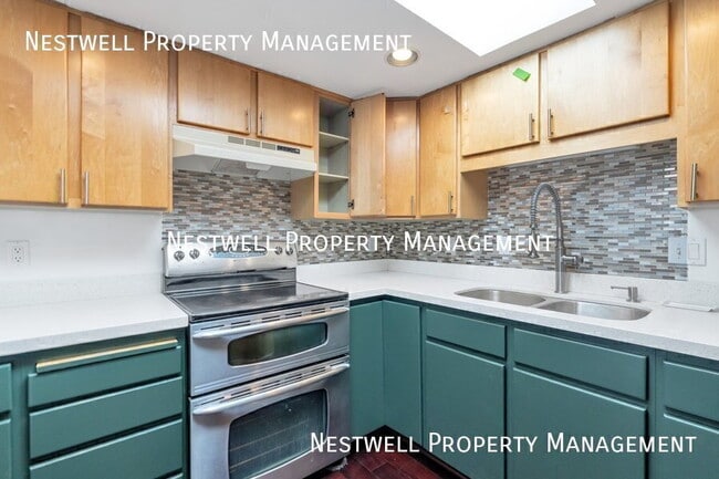 Foto del edificio - 7857 Honeywood Cove Dr