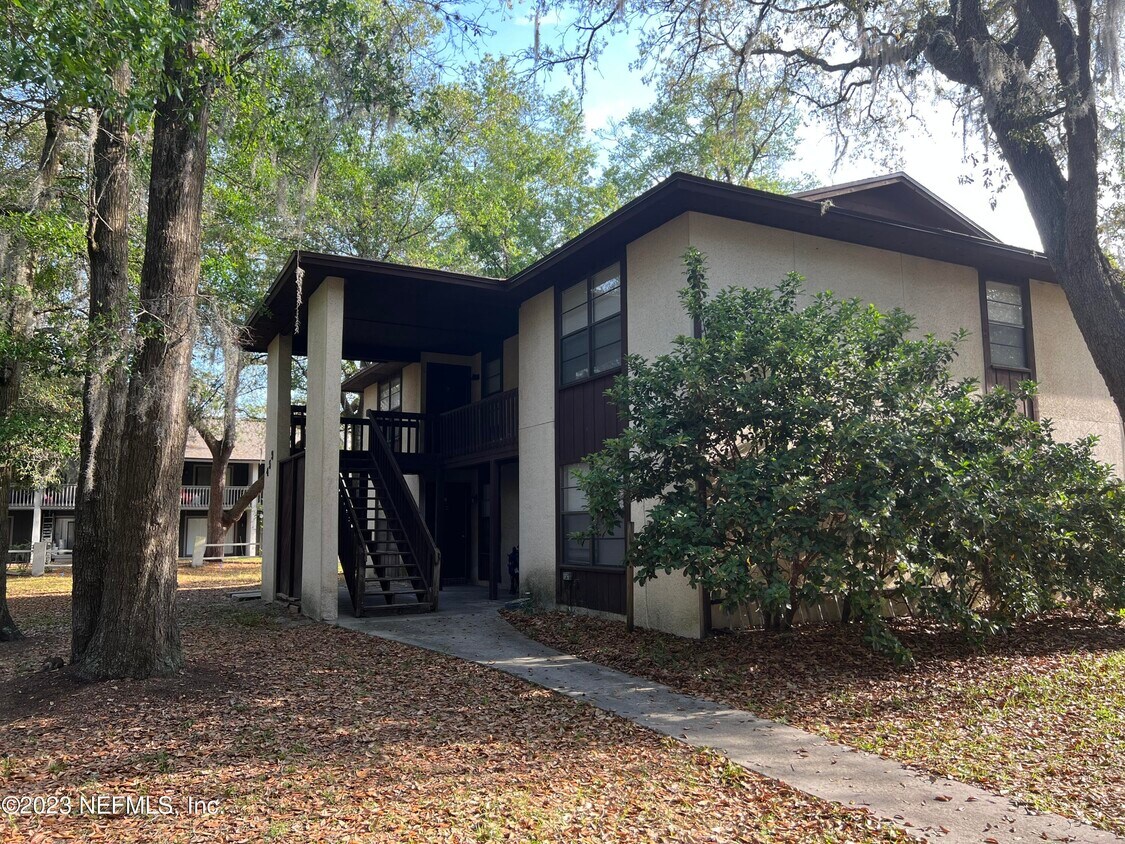 459 Lombard St Unit 1A, Orange Park, FL 32073 Room for Rent in Orange