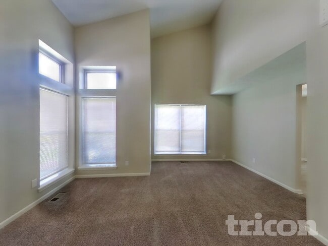 Building Photo - 6907 Tartan Ct