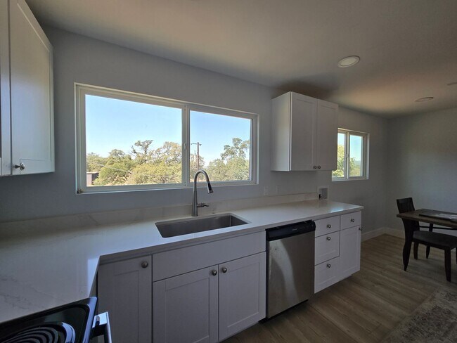Foto del edificio - Completely remodeled 2-bedroom, 1-bath ADU in Loma Rica, CA