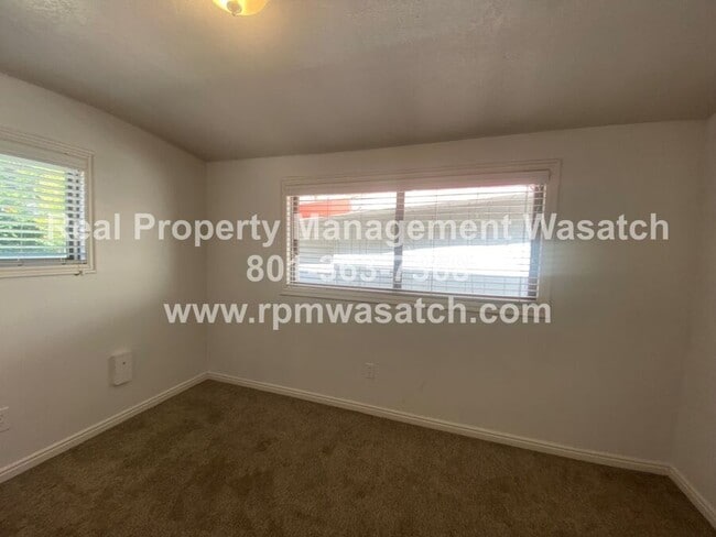 Building Photo - 1103 E Sherman Ave