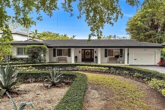 Building Photo - 1444 Mendavia Ave