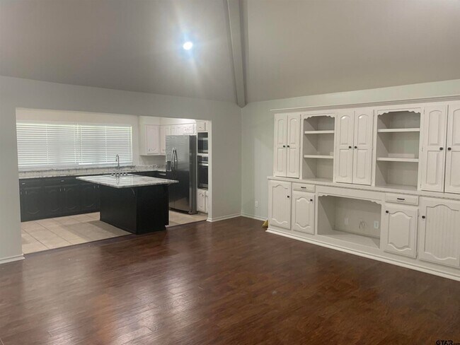 Foto del edificio - 614 Woodland Hills Dr
