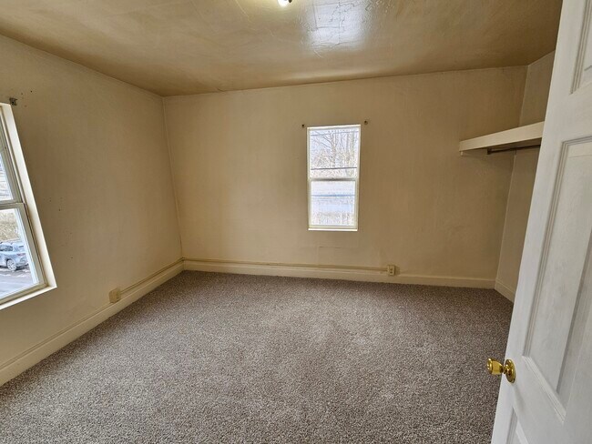 Foto del edificio - 628-630 Brandon St