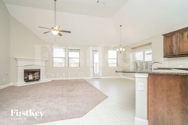 Building Photo - 749 Bosley Dr