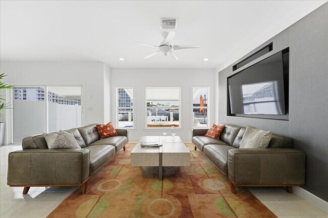 Foto del edificio - 4331 W Tradewinds Ave