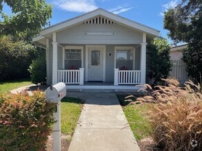 Building Photo - 328 S Madrona Ave