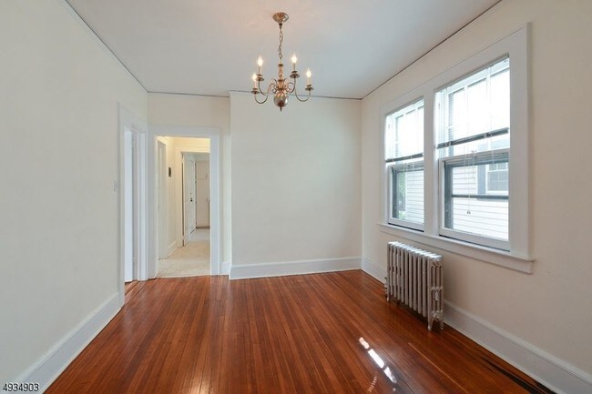 Building Photo - 153 Willowdale Ave