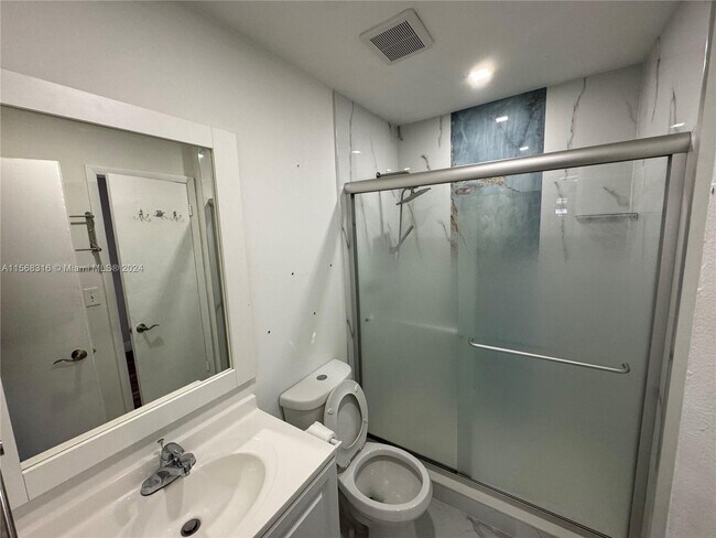 Foto del edificio - 550 SW 115th Ave