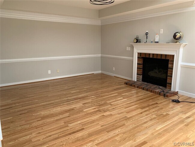 Foto del edificio - 9257 Kings Charter Dr