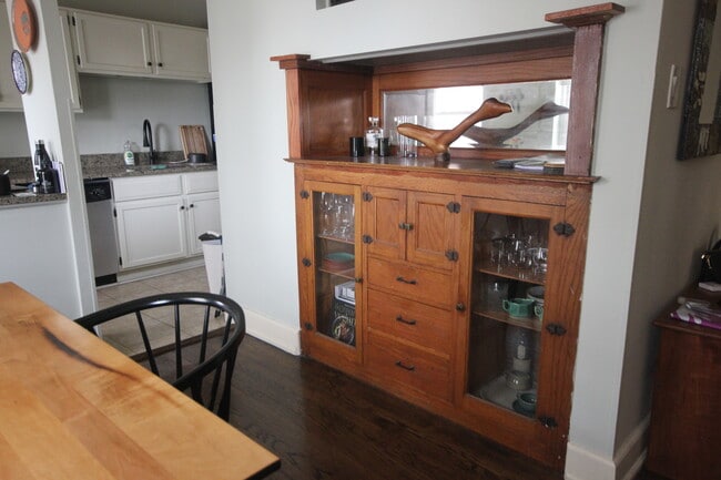 Dining Room Hutch - 861-3E W Carmen Ave