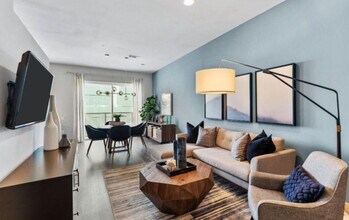 Building Photo - 2225 N Harwood St