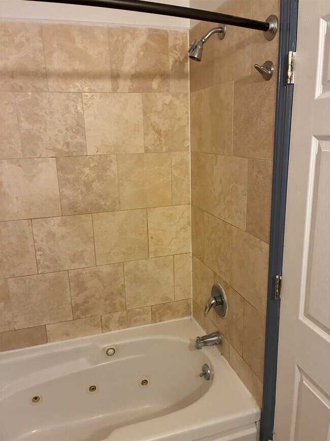 Building Photo - 294 Randolph Ave