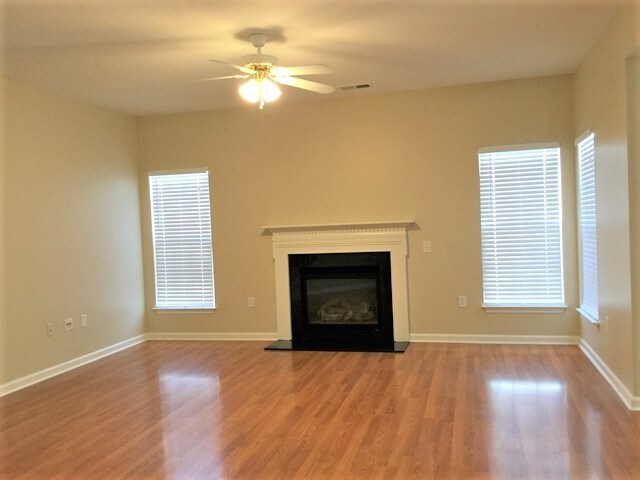 Building Photo - 9 Bellows Falls Drive