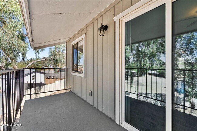 Foto del edificio - 1346 E Mountain View Rd