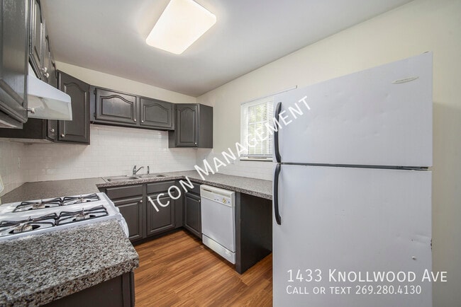 Building Photo - 1433 Knollwood Ave