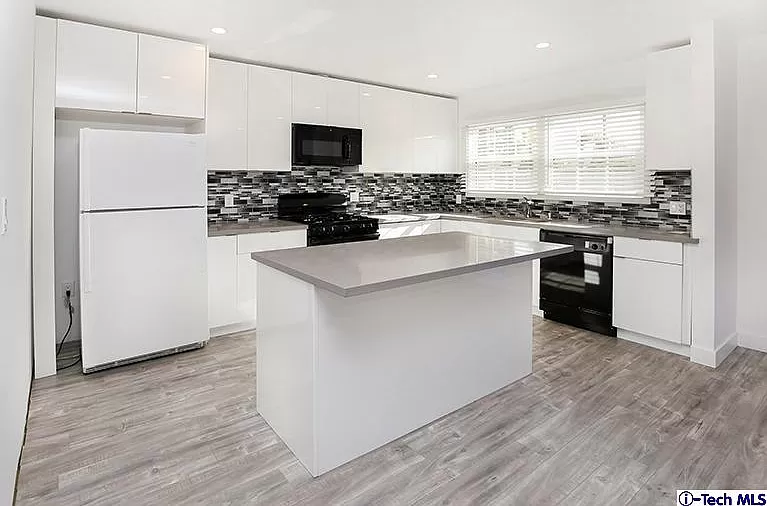 Foto principal - 17510 Cantara St