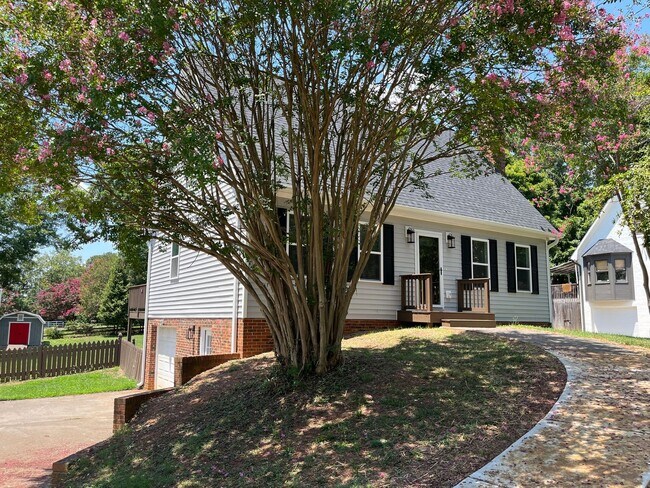 Building Photo - 1775 Ralee Dr