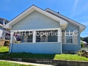 Building Photo - 321 Voorhis St