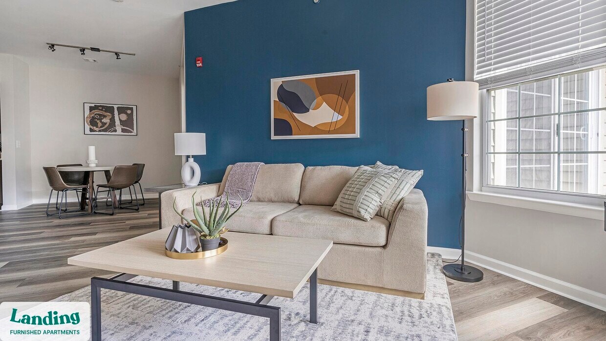 Primary Photo - 302 Constitution Ave