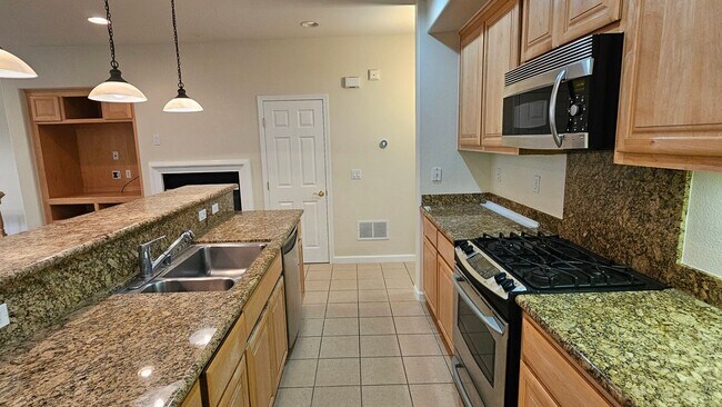 Foto del edificio - The Courtyards at Dublin Ranch 2Bed/2 Full Bath